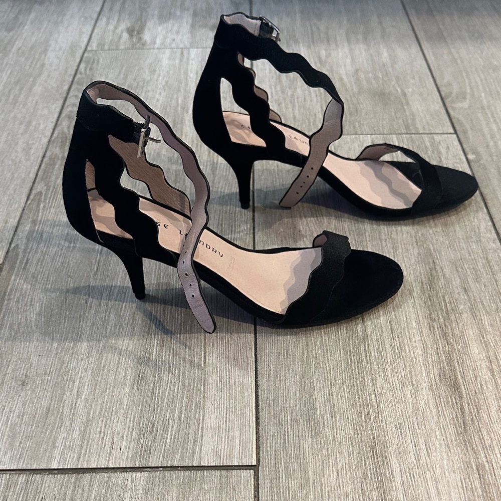Chinese Laundry Black Scalloped Heels